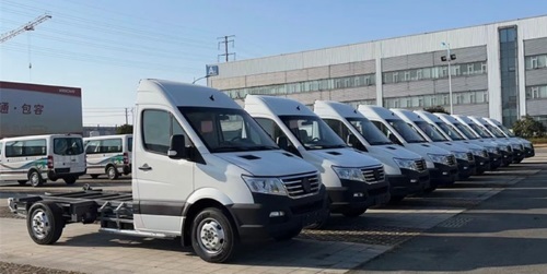 Ev Dynamics Delivers 10 Electric Vans to America