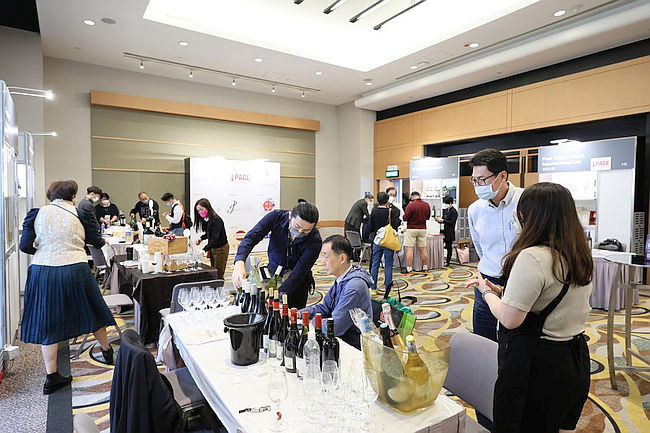 第十四届香港国际美酒展今天开幕