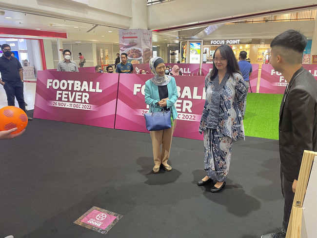 Subang Parade Celebrates Football Fever