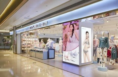 加速转型中的都市丽人，如何做到轻装上阵？