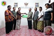 Rimba Raya Conservation Hands Over Community Development Funds to Four Villages in Seruyan Regency