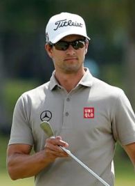 UNIQLO Congratulates Adam Scott on Winning the 2013 Masters Golf Tournament in Augusta