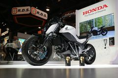 「Honda Riding Assist」がCES2017で3つの賞を受賞