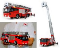 消防車メーカー・モリタホールディングス、「モリタオリジナル 先端屈折式はしご付消防車スーパージャイロラダー スケールモデル(1/32サイズ)」を発売